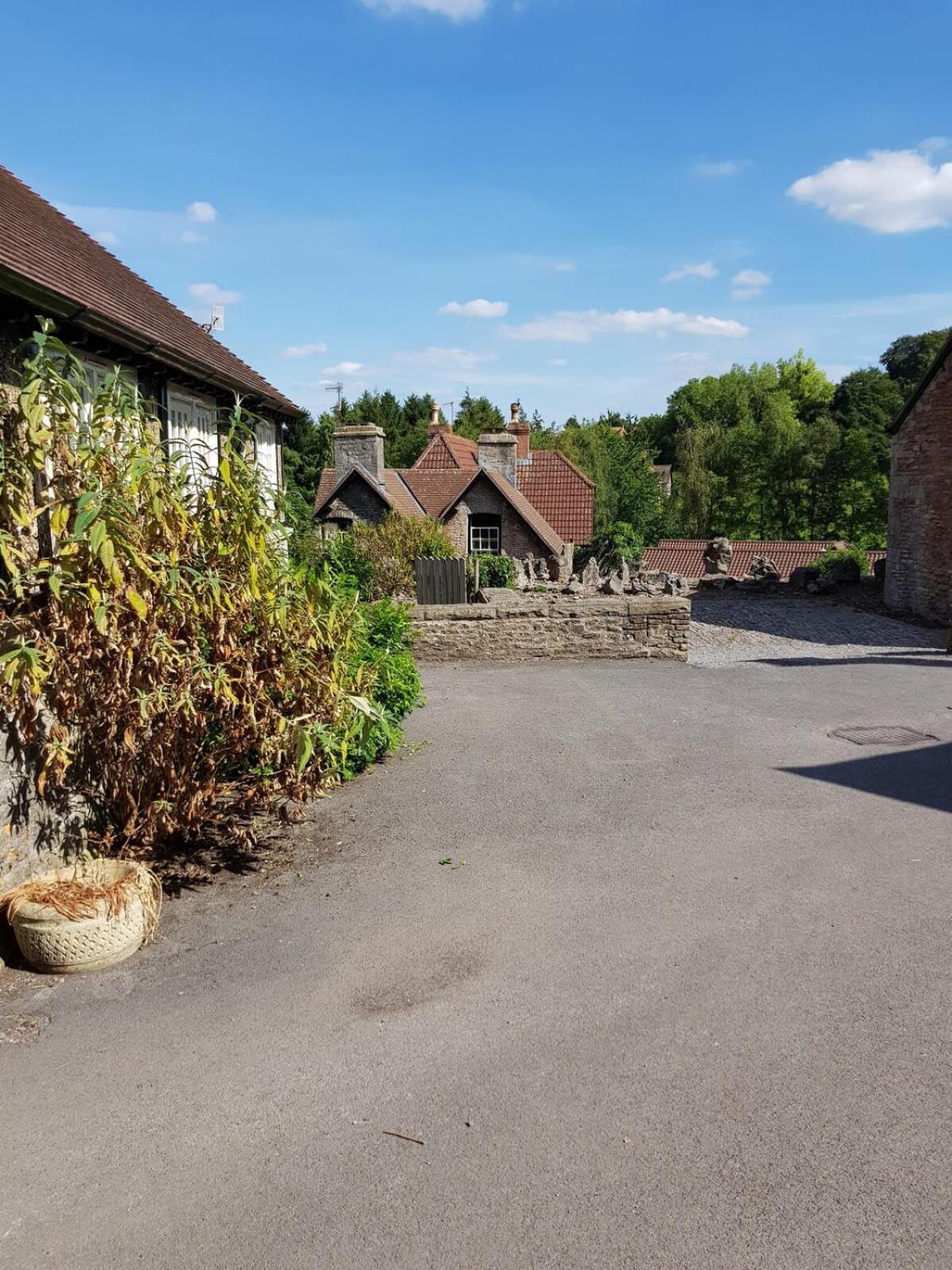 Cosy 1-Bedroom Cottage Next To Combe Lodge Venue Blagdon エクステリア 写真