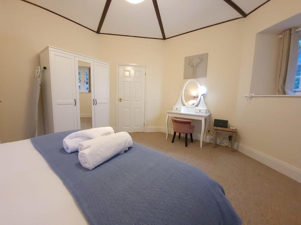 Cosy 1-Bedroom Cottage Next To Combe Lodge Venue Blagdon エクステリア 写真